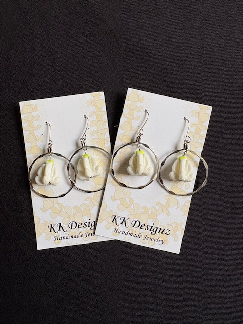 Single White Crown Flower Hammered Hoops in Silver