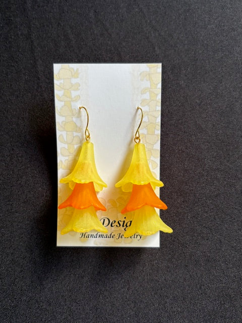 Large Yellow/Orange Puakenikeni on Gold