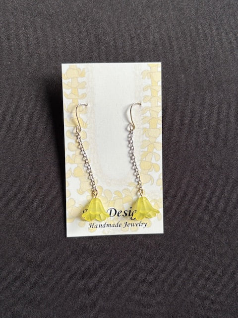 Yellow Puakenikeni Dangle Chain in Silver