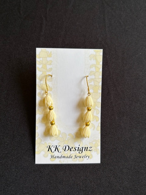 Mini White Pikake Flowers & Beads on Gold