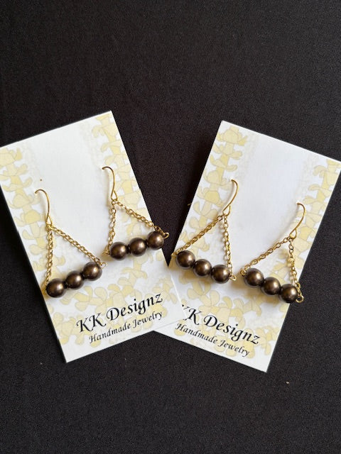 Chocolate Pearl Triangle Chain on Gold